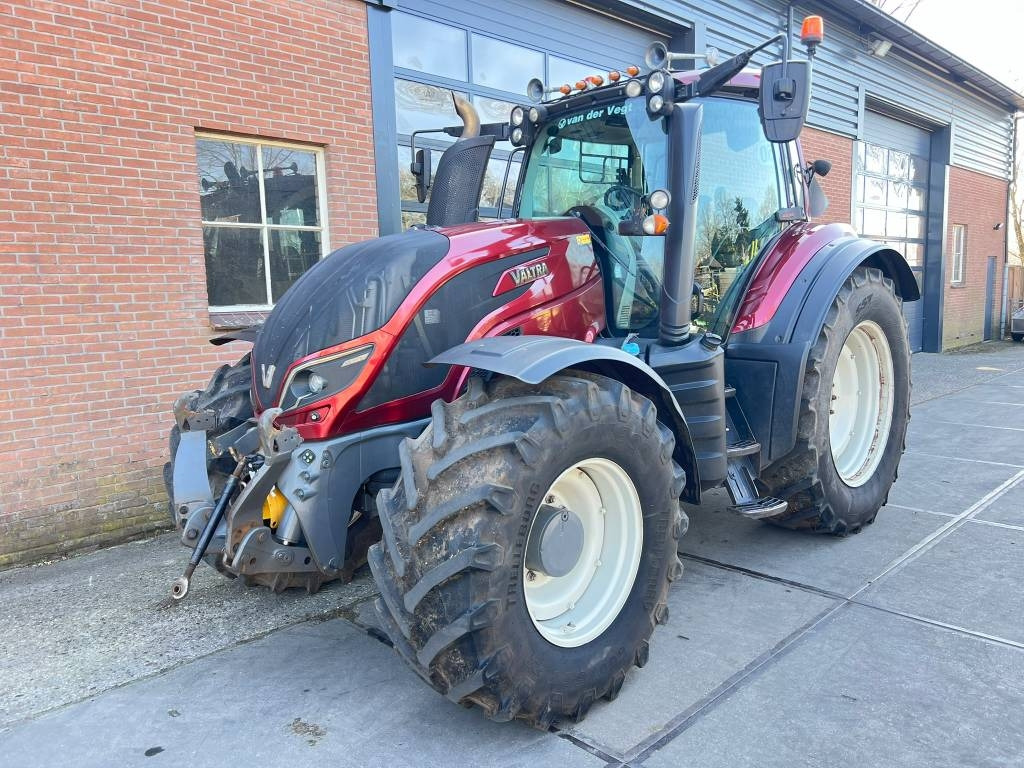 Valtra T 174 Versu - Traktorius: foto 1 Valtra T 174 Versu - Traktorius: foto 1