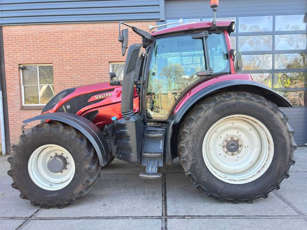 Valtra T 174 Versu - Traktorius: foto 2 Valtra T 174 Versu - Traktorius: foto 2
