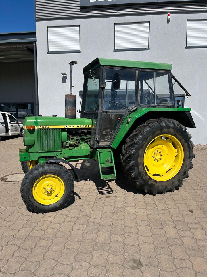 John Deere 2130 S - Traktorius: foto 1 John Deere 2130 S - Traktorius: foto 1
