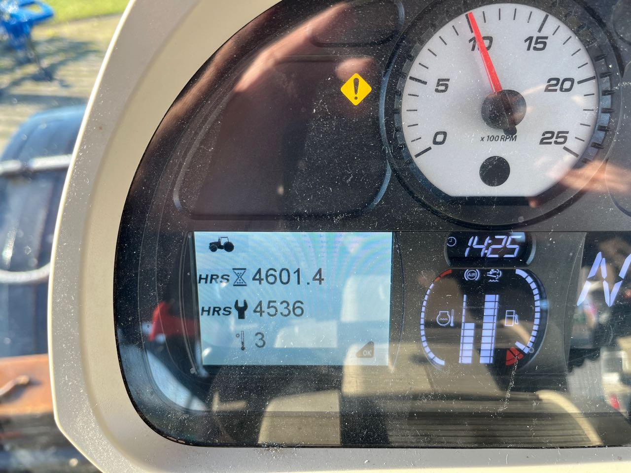 Massey Ferguson 8727 Dyna-VT - Traktorius: foto 4 Massey Ferguson 8727 Dyna-VT - Traktorius: foto 4