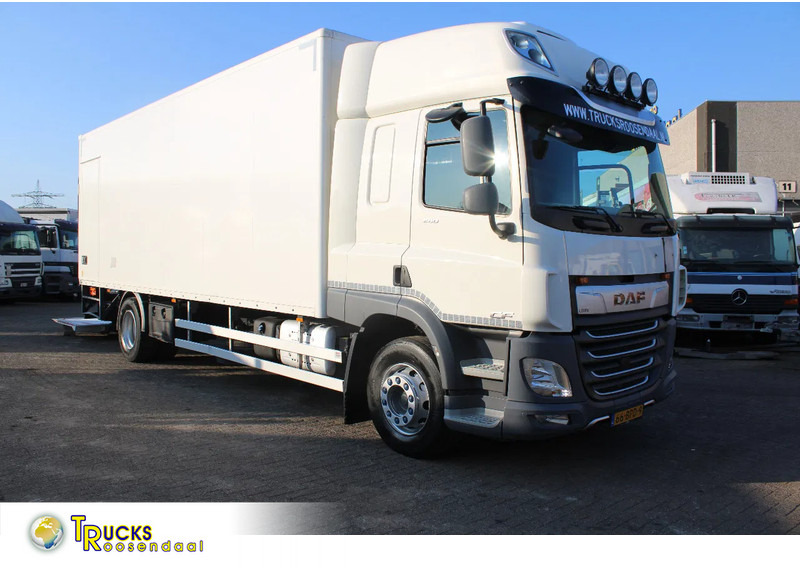 DAF CF 260 + EURO 6 + LIFT - Furgonas sunkvežimis: foto 1 DAF CF 260 + EURO 6 + LIFT - Furgonas sunkvežimis: foto 1