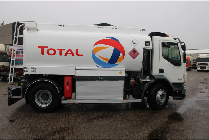 DAF LF 55.280 + 13.000L + 3 compartiment - Autocisterna: foto 4 DAF LF 55.280 + 13.000L + 3 compartiment - Autocisterna: foto 4