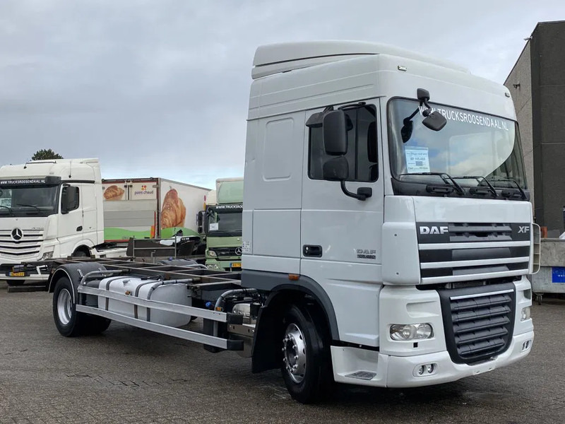 DAF XF 105.460 + Euro 5 + ADR + Discounted from 17.950,- - Važiuoklės sunkvežimis: foto 3 DAF XF 105.460 + Euro 5 + ADR + Discounted from 17.950,- - Važiuoklės sunkvežimis: foto 3