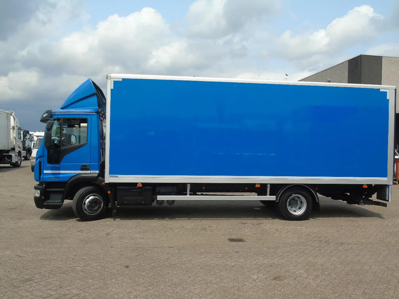 Iveco Eurocargo 120E21 euro 6 + lift + lot in stock - Furgonas sunkvežimis: foto 2 Iveco Eurocargo 120E21 euro 6 + lift + lot in stock - Furgonas sunkvežimis: foto 2