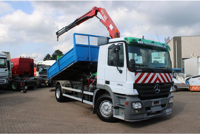 Mercedes-Benz Actros 2032 + HMF 1460 + Tipper + Steel Steel - Savivartis sunkvežimis: foto 2 Mercedes-Benz Actros 2032 + HMF 1460 + Tipper + Steel Steel - Savivartis sunkvežimis: foto 2