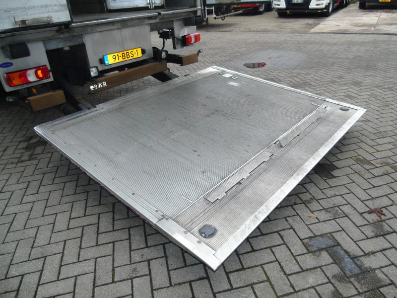 Mercedes-Benz Antos 1924 + EURO 6 + CARRIER 950 MT - Refrižeratorius sunkvežimis: foto 5 Mercedes-Benz Antos 1924 + EURO 6 + CARRIER 950 MT - Refrižeratorius sunkvežimis: foto 5