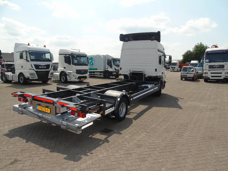 Mercedes-Benz Atego 1218 + EURO 6 + 5 PERS + BDF + LIFT - Konteineris-vežimus/ Sukeisti kūną sunkvežimis: foto 3 Mercedes-Benz Atego 1218 + EURO 6 + 5 PERS + BDF + LIFT - Konteineris-vežimus/ Sukeisti kūną sunkvežimis: foto 3