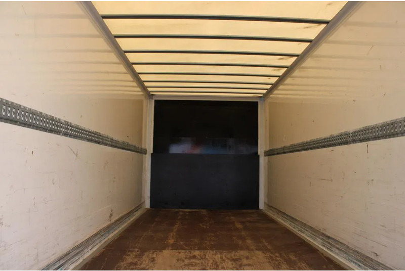 Mercedes-Benz Atego 1221 + EURO 6 + LIFT + 12t - Furgonas sunkvežimis: foto 5 Mercedes-Benz Atego 1221 + EURO 6 + LIFT + 12t - Furgonas sunkvežimis: foto 5