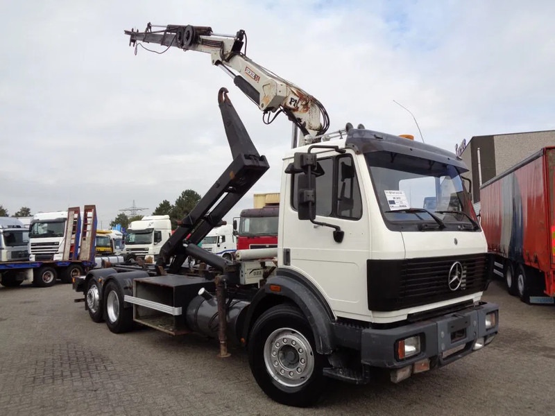 Mercedes-Benz SK 2433 + Semi-Auto + PTO + Serie 14 Crane + 3 pedals - Sunkvežimis su kranu: foto 3 Mercedes-Benz SK 2433 + Semi-Auto + PTO + Serie 14 Crane + 3 pedals - Sunkvežimis su kranu: foto 3