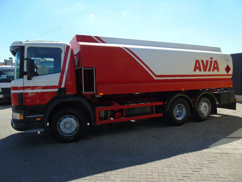 Scania 94 .310 +20.000liter + 6x2 + PUMP/METERS + manual + euro 2 - Autocisterna: foto 2 Scania 94 .310 +20.000liter + 6x2 + PUMP/METERS + manual + euro 2 - Autocisterna: foto 2