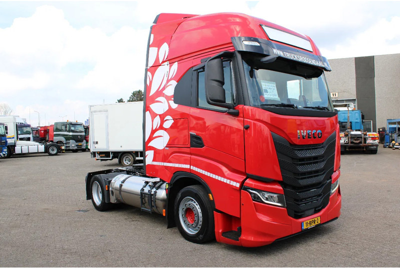 Iveco S-WAY 460 + LNG + retarder + euro 6 - Vilkikas: foto 3 Iveco S-WAY 460 + LNG + retarder + euro 6 - Vilkikas: foto 3