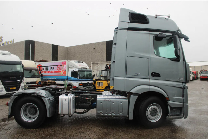 Mercedes-Benz Actros 1851 + EURO 5 + Retarder!! - Vilkikas: foto 4 Mercedes-Benz Actros 1851 + EURO 5 + Retarder!! - Vilkikas: foto 4