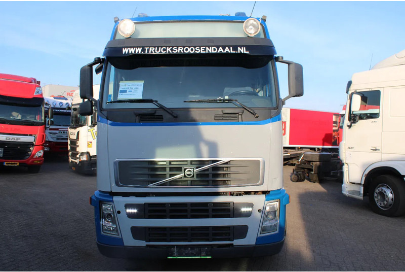 Volvo FH 12.440 + xl cab + manual + EURO 5 - Vilkikas: foto 4 Volvo FH 12.440 + xl cab + manual + EURO 5 - Vilkikas: foto 4
