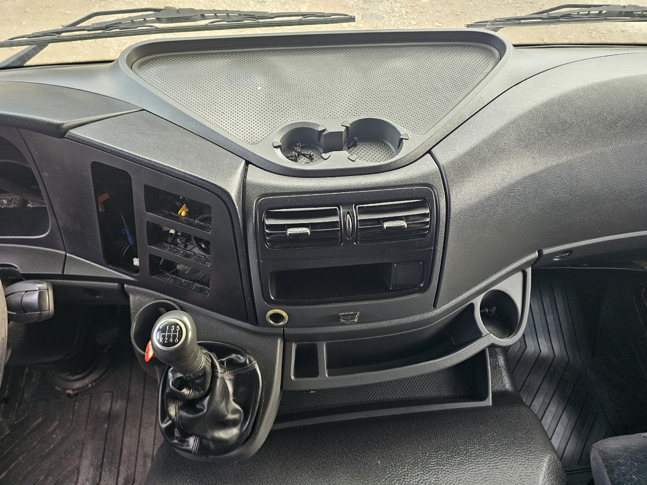 MERCEDES-BENZ ATEGO MP4 EURO 6 / DASHBOARD - RHD to LHD SWITCH SET - Prietaisų skydas: foto 4 MERCEDES-BENZ ATEGO MP4 EURO 6 / DASHBOARD - RHD to LHD SWITCH SET - Prietaisų skydas: foto 4