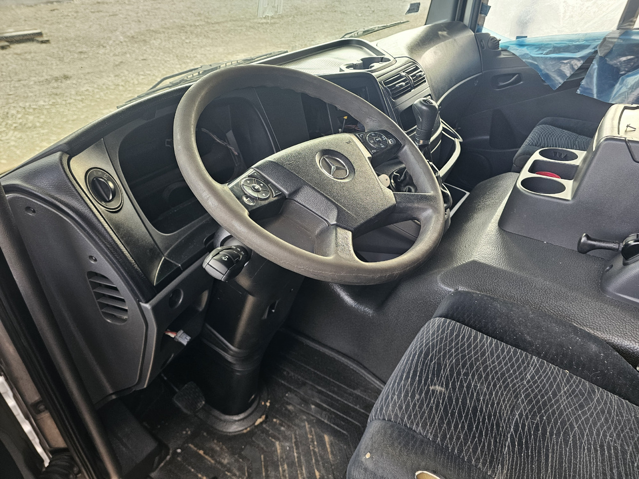 MERCEDES-BENZ ATEGO MP4 EURO 6 / DASHBOARD - RHD to LHD SWITCH SET - Prietaisų skydas: foto 2 MERCEDES-BENZ ATEGO MP4 EURO 6 / DASHBOARD - RHD to LHD SWITCH SET - Prietaisų skydas: foto 2