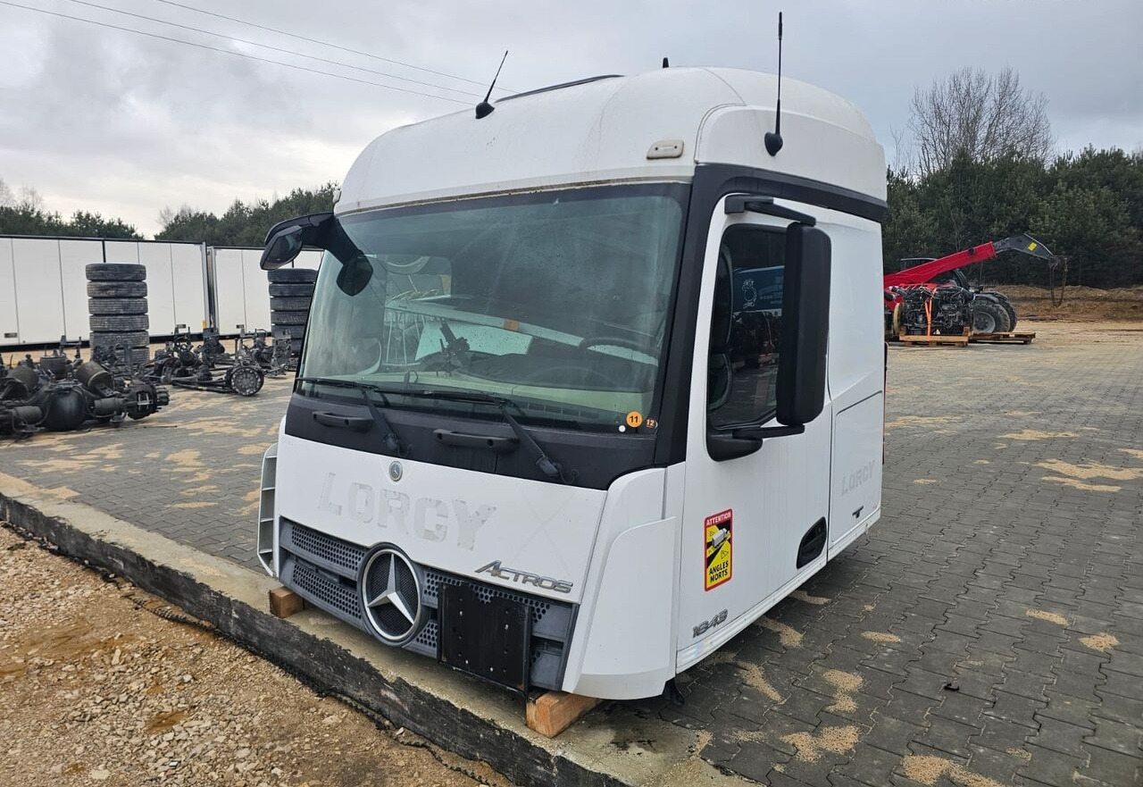 Mercedes-Benz ACTROS MP4 StreamSpace 1843 Mercedes-Benz ACTROS MP4 truck - Kabina - Sunkvežimis: foto 2 Mercedes-Benz ACTROS MP4 StreamSpace 1843 Mercedes-Benz ACTROS MP4 truck - Kabina - Sunkvežimis: foto 2