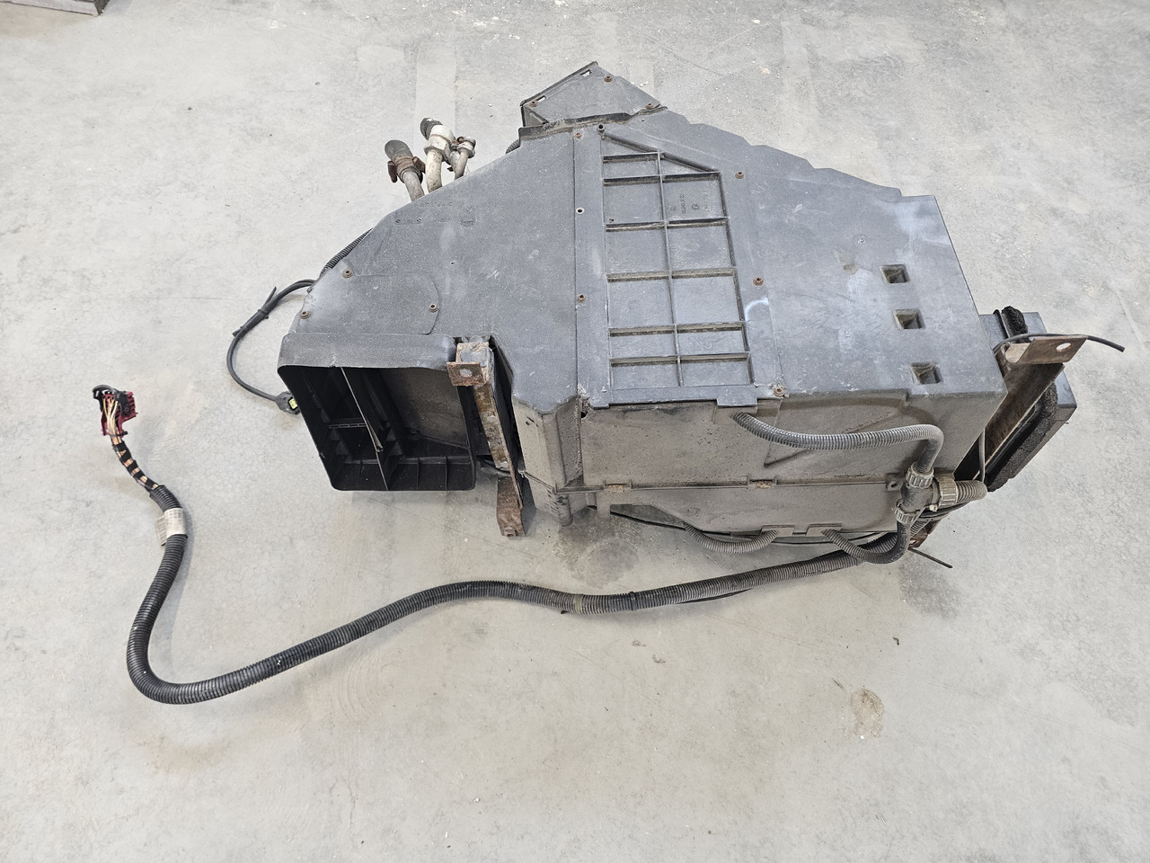 RENAULT MAGNUM DXI VEGA / COMPLETE HEATHER / 7485119812 - Šildymas/ Ventiliacija: foto 5 RENAULT MAGNUM DXI VEGA / COMPLETE HEATHER / 7485119812 - Šildymas/ Ventiliacija: foto 5