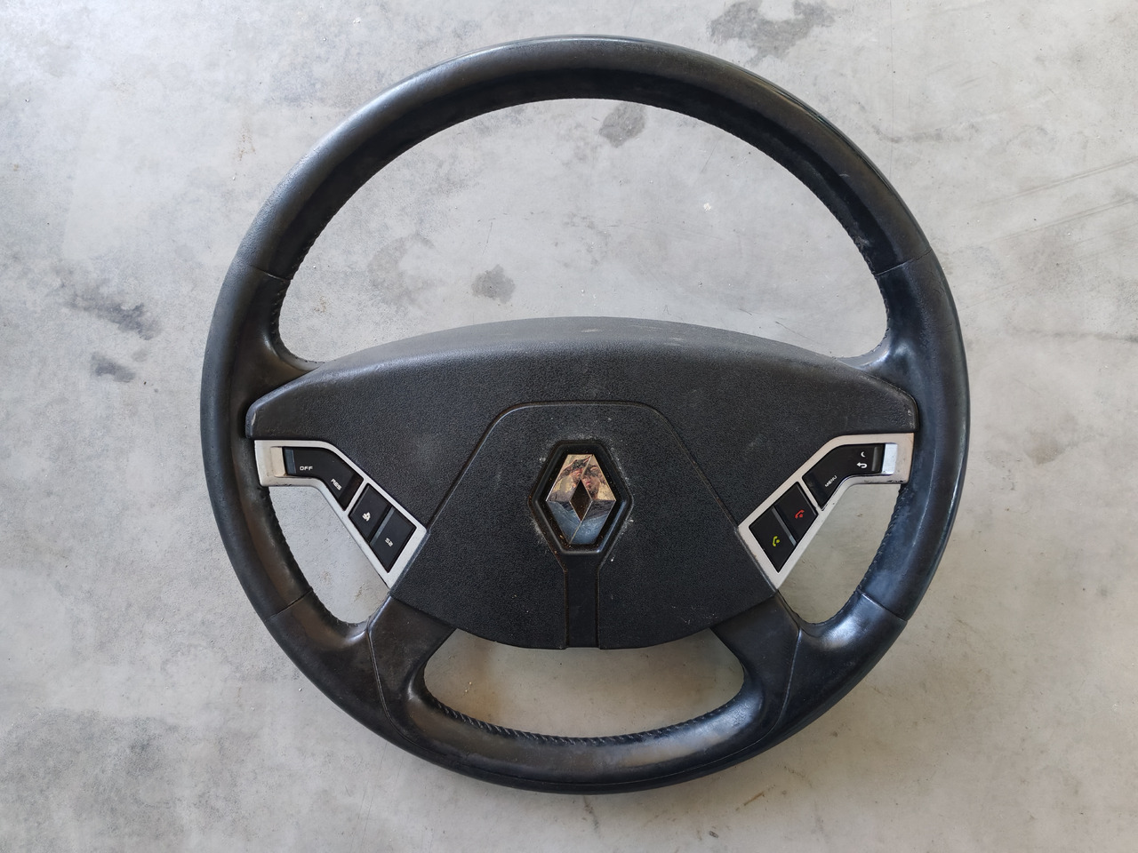 RENAULT RANGE T / STEERING WHEEL / 7484519945 - Vairas: foto 1 RENAULT RANGE T / STEERING WHEEL / 7484519945 - Vairas: foto 1