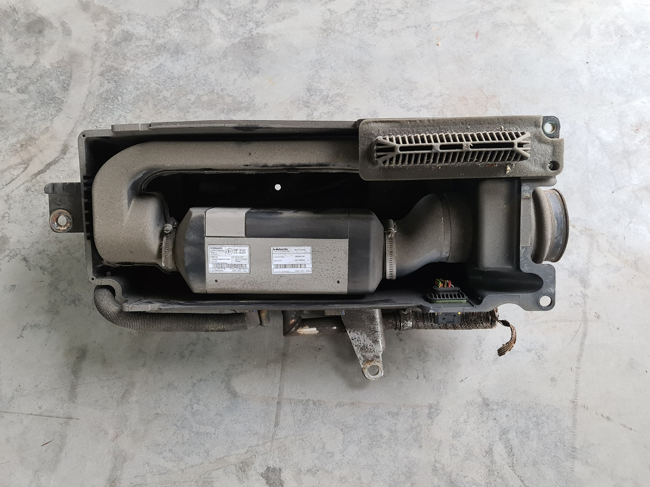 RENAULT RANGE T / WEBASTO AIR TOP EVO 2000 - Šildymas/ Ventiliacija: foto 2 RENAULT RANGE T / WEBASTO AIR TOP EVO 2000 - Šildymas/ Ventiliacija: foto 2