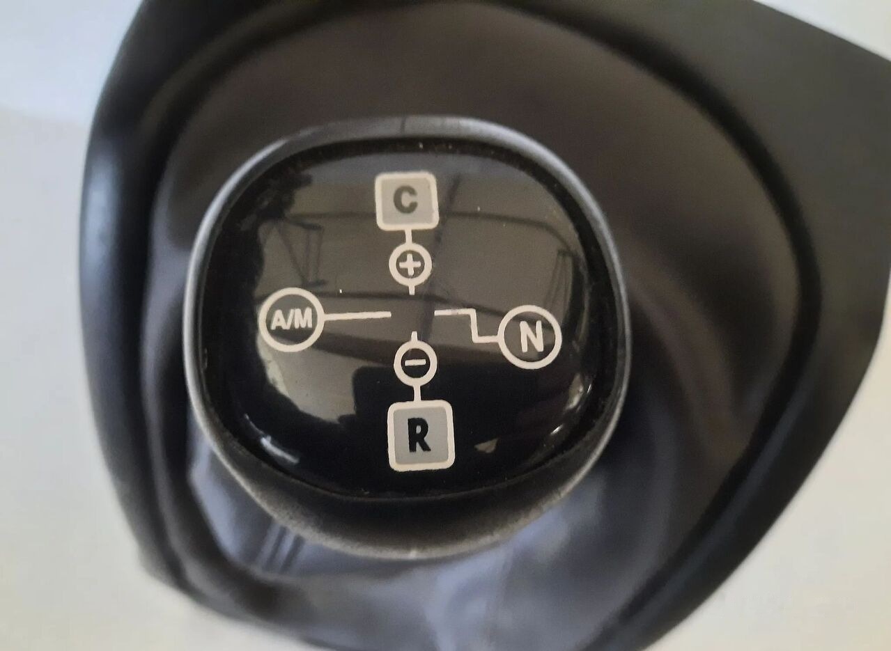 Renault Joystick lewarek zmiany biegów RENAULT MAGNUM DXI 12 Renault truck - Pavarų dėžė - Sunkvežimis: foto 2 Renault Joystick lewarek zmiany biegów RENAULT MAGNUM DXI 12 Renault truck - Pavarų dėžė - Sunkvežimis: foto 2