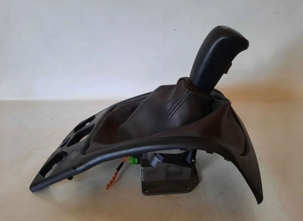Renault Joystick lewarek zmiany biegów RENAULT MAGNUM DXI 12 Renault truck - Pavarų dėžė - Sunkvežimis: foto 1 Renault Joystick lewarek zmiany biegów RENAULT MAGNUM DXI 12 Renault truck - Pavarų dėžė - Sunkvežimis: foto 1