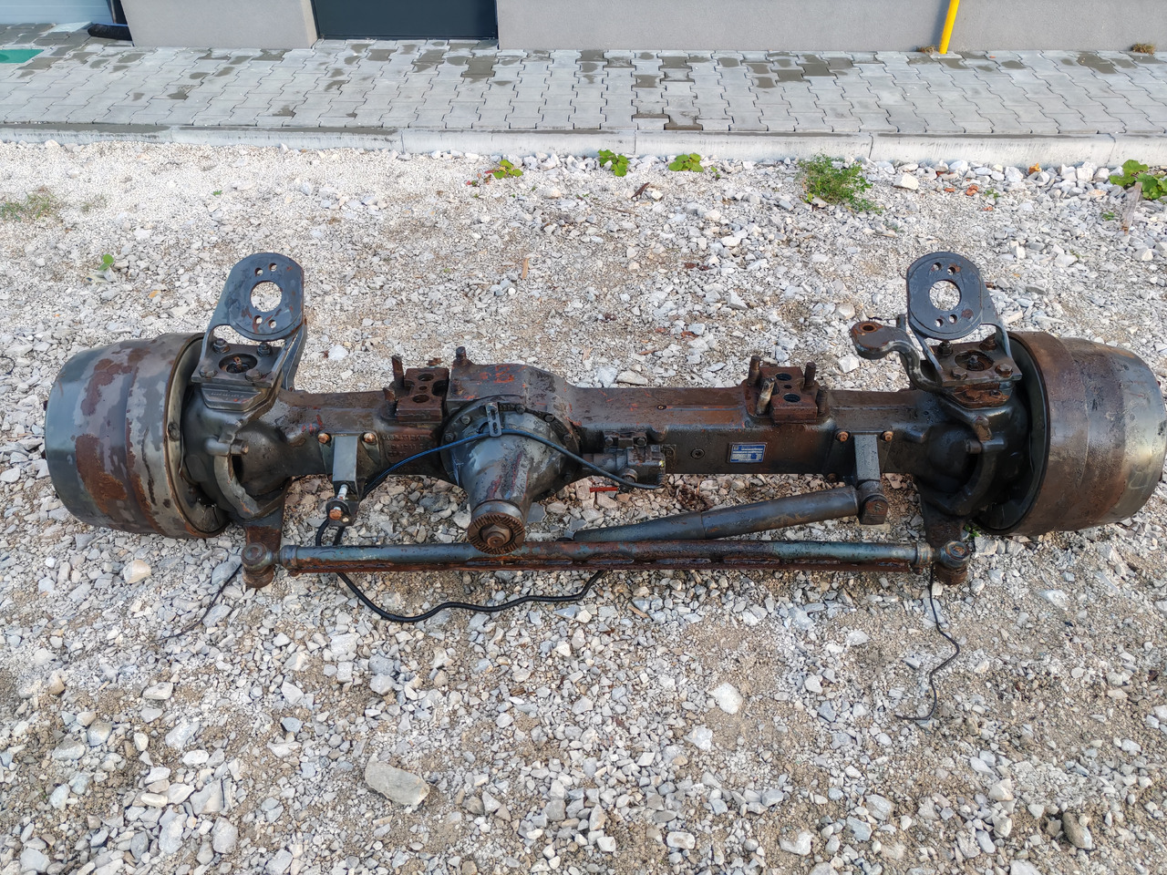 VOLVO FH FM FMX / FRONT DRIVE AXLE 4X4 6X6 / APL-9000 / RATIO: 6.89/2.07 - Priekinė ašis: foto 2 VOLVO FH FM FMX / FRONT DRIVE AXLE 4X4 6X6 / APL-9000 / RATIO: 6.89/2.07 - Priekinė ašis: foto 2