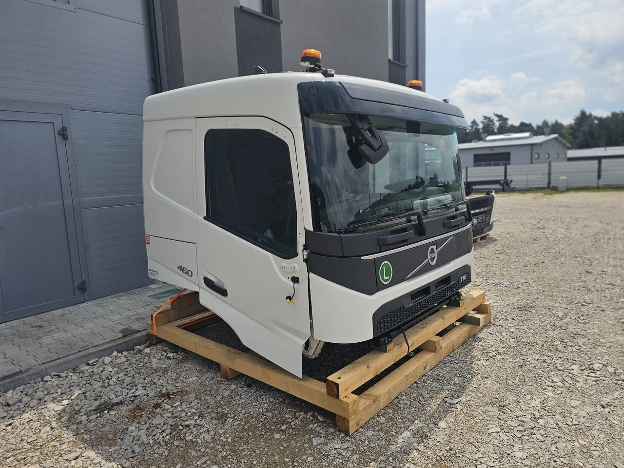 VOLVO FM5 LOW ROOF / L2 H1 / COMPLETE CAB / 2022 - Kabina: foto 2 VOLVO FM5 LOW ROOF / L2 H1 / COMPLETE CAB / 2022 - Kabina: foto 2