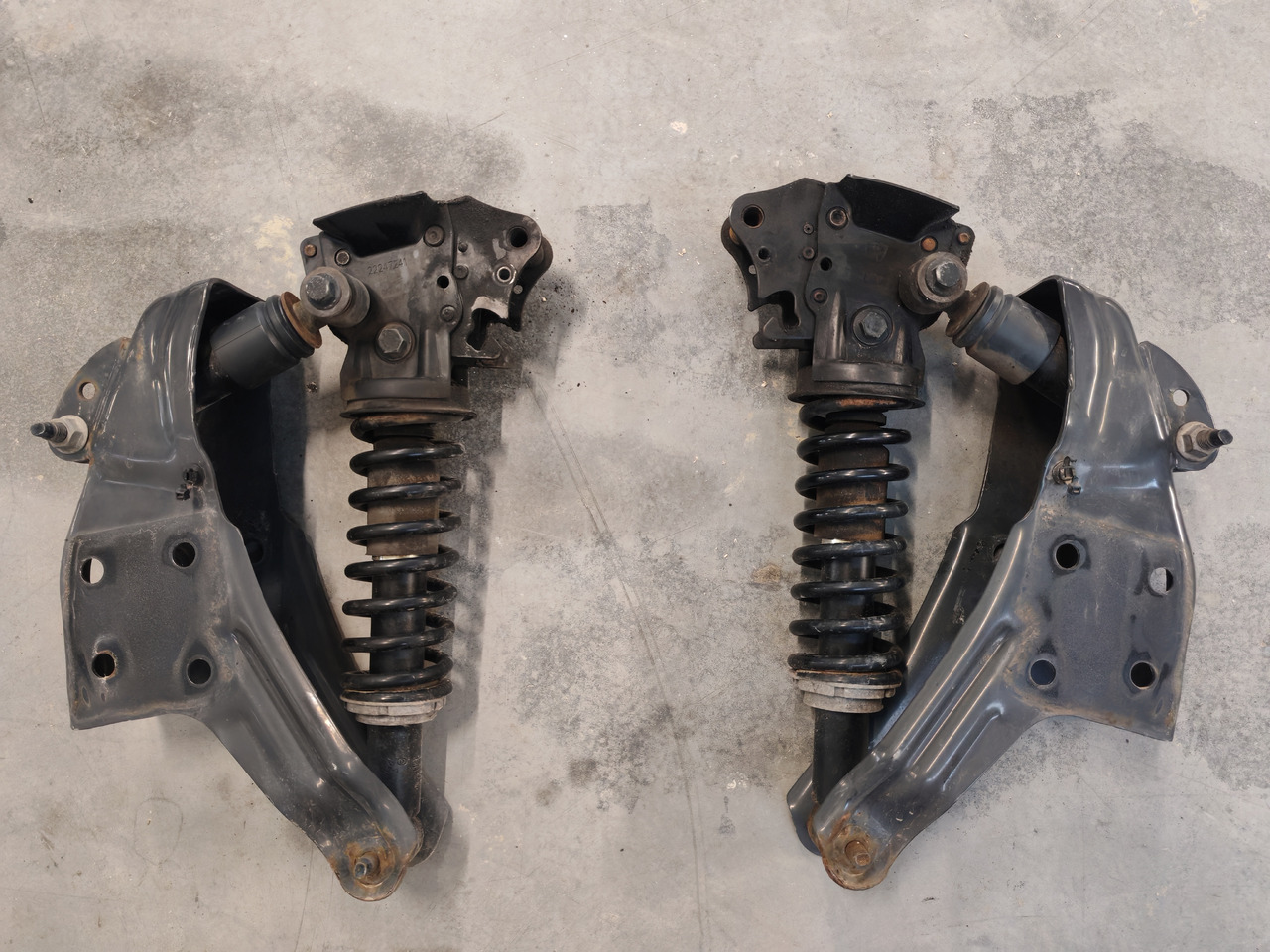 VOLVO FM5 / REAR CAB SUNSPENSION / 21171968 21172132 - Kabinos pakaba: foto 2 VOLVO FM5 / REAR CAB SUNSPENSION / 21171968 21172132 - Kabinos pakaba: foto 2