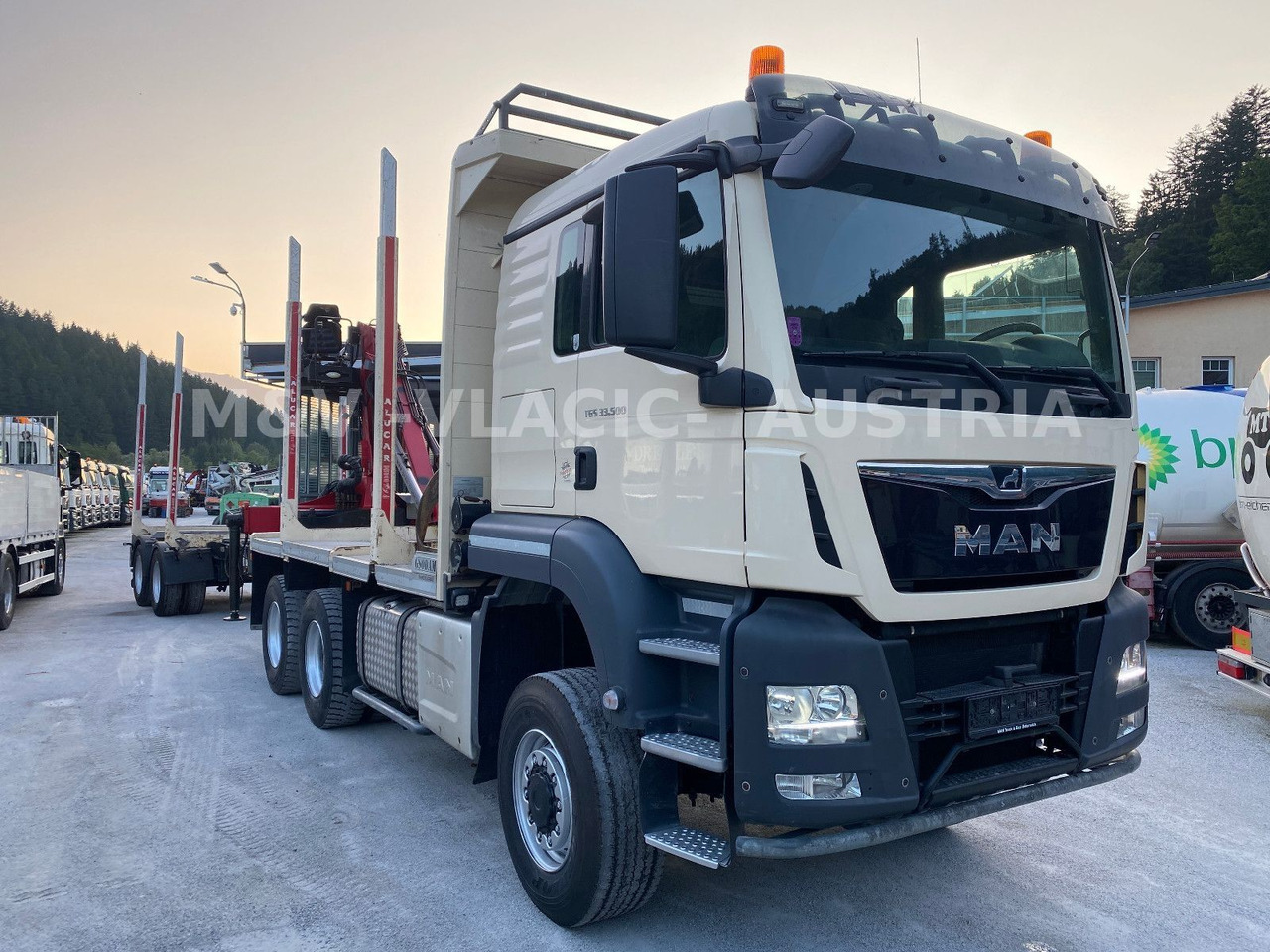 MAN 33.500 6X6 mit Kran PENZ 12Z - Miškovežis, Sunkvežimis su kranu: foto 2 MAN 33.500 6X6 mit Kran PENZ 12Z - Miškovežis, Sunkvežimis su kranu: foto 2