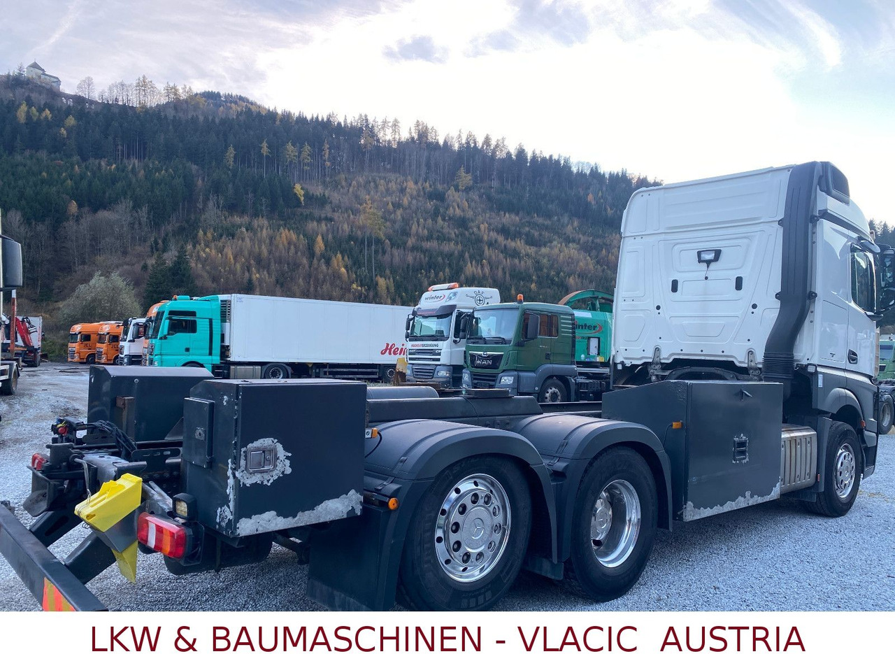 Mercedes-Benz Actros 963-0-C - Autocisterna: foto 3 Mercedes-Benz Actros 963-0-C - Autocisterna: foto 3