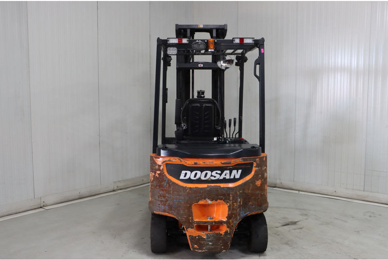 Elektrinis krautuvas Doosan B35X-7: foto 6
