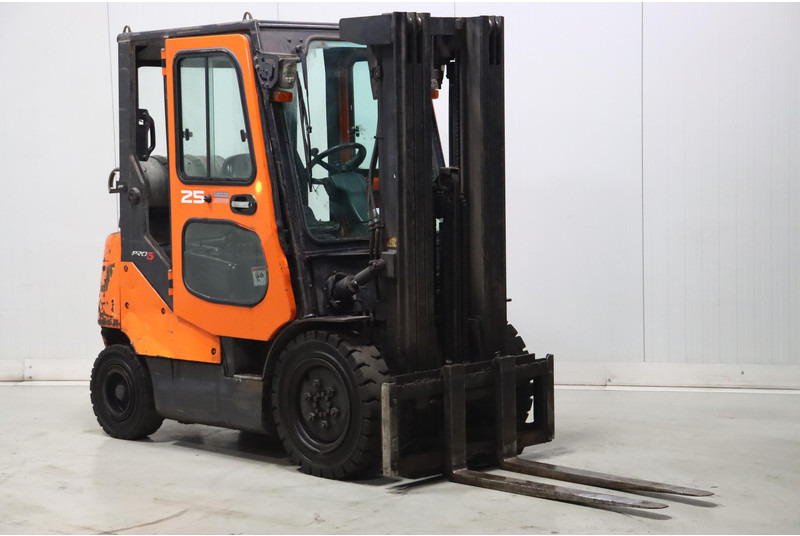 Doosan G25E-5 - Dujinis krautuvas: foto 1 Doosan G25E-5 - Dujinis krautuvas: foto 1