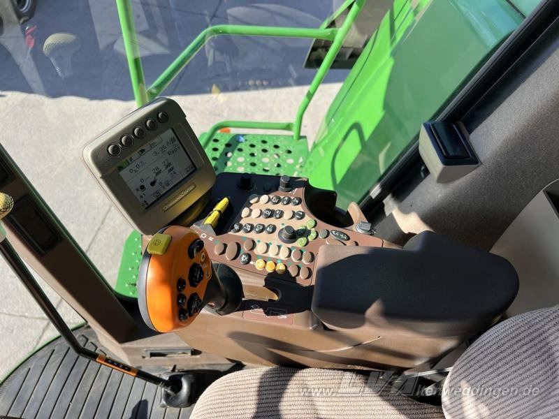 Derliaus nuėmimo kombainas John Deere T660: foto 7