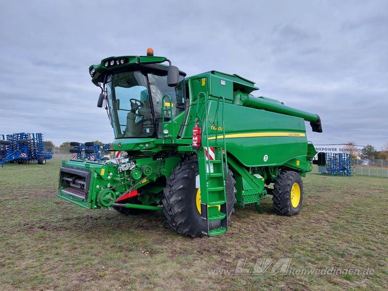 John Deere T660i - Derliaus nuėmimo kombainas: foto 1 John Deere T660i - Derliaus nuėmimo kombainas: foto 1
