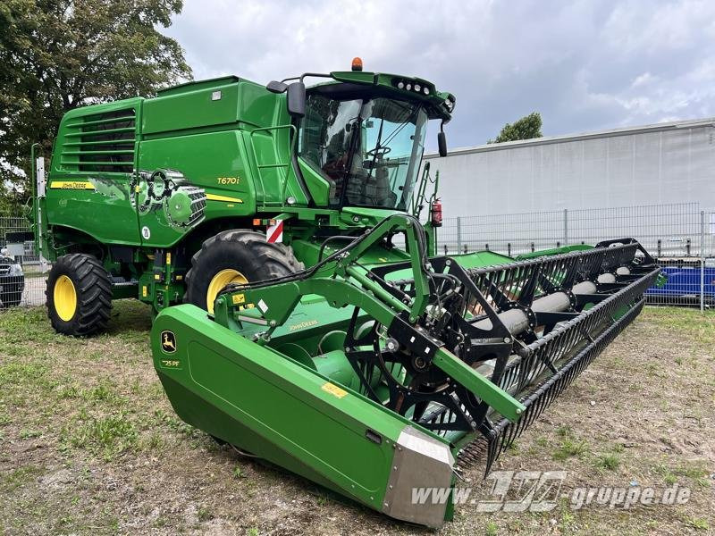 John Deere T670 i - Derliaus nuėmimo kombainas: foto 2 John Deere T670 i - Derliaus nuėmimo kombainas: foto 2