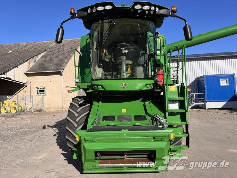 John Deere W550 - Derliaus nuėmimo kombainas: foto 4 John Deere W550 - Derliaus nuėmimo kombainas: foto 4
