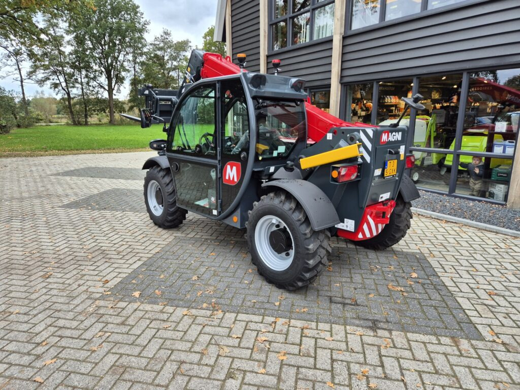 MAGNI TH 3.6 - Teleskopinis krautuvas: foto 3 MAGNI TH 3.6 - Teleskopinis krautuvas: foto 3