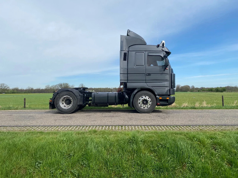 Scania R143-450 V8 | OLD SKOOL | NO RUST !! | COLLECTORS ITEM - Vilkikas: foto 4 Scania R143-450 V8 | OLD SKOOL | NO RUST !! | COLLECTORS ITEM - Vilkikas: foto 4