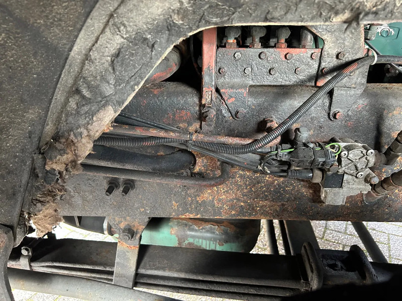 Volvo F 16.505 hp | 4x2 | AIR SUSPENSION | 1992 | GLOBETROTTER | lizingą Volvo F 16.505 hp | 4x2 | AIR SUSPENSION | 1992 | GLOBETROTTER |: foto 14 Volvo F 16.505 hp | 4x2 | AIR SUSPENSION | 1992 | GLOBETROTTER | lizingą Volvo F 16.505 hp | 4x2 | AIR SUSPENSION | 1992 | GLOBETROTTER |: foto 14