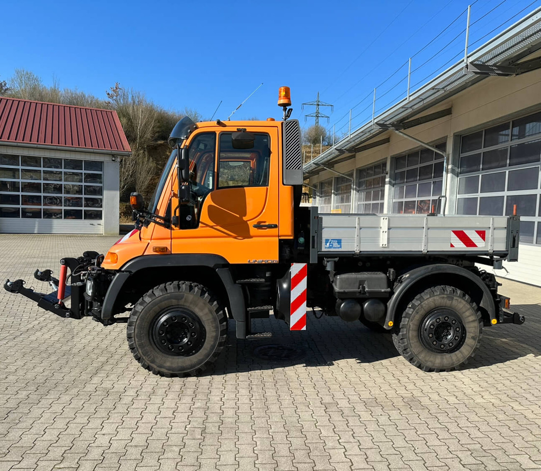 Unimog 400 - U400 405 02734 mit Heckkraftheber Mer - Savivartis sunkvežimis: foto 2 Unimog 400 - U400 405 02734 mit Heckkraftheber Mer - Savivartis sunkvežimis: foto 2