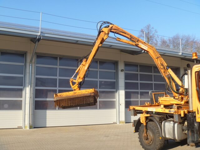 Unimog Aufbaumulcher Gilbers U400ST06EMP - Smulkintuvas su manipuliatoriumi: foto 3 Unimog Aufbaumulcher Gilbers U400ST06EMP - Smulkintuvas su manipuliatoriumi: foto 3