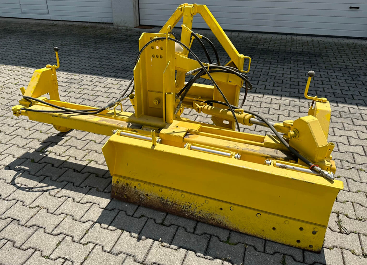 Unimog Frontanbau-Gräder Söder IA02093 - Verstuvas: foto 1 Unimog Frontanbau-Gräder Söder IA02093 - Verstuvas: foto 1