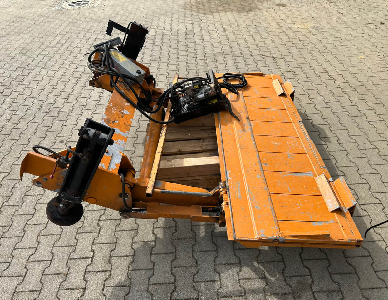 Unimog Heckladebordwand Unbekannt 427 - Hidraulinis liftas: foto 4 Unimog Heckladebordwand Unbekannt 427 - Hidraulinis liftas: foto 4