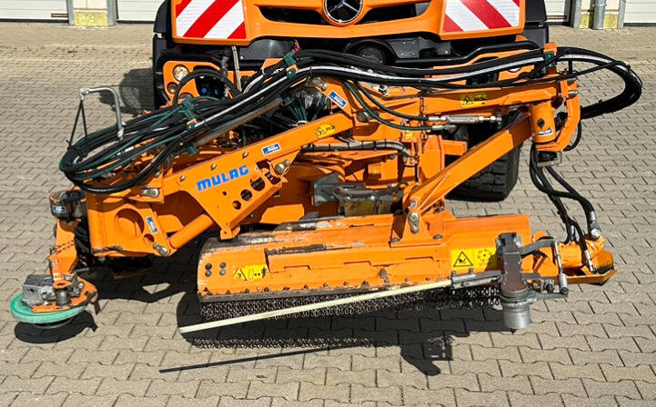 Unimog Leitpfostenausmähgerät / Randstreifenmähger - Smulkintuvas su manipuliatoriumi: foto 1 Unimog Leitpfostenausmähgerät / Randstreifenmähger - Smulkintuvas su manipuliatoriumi: foto 1