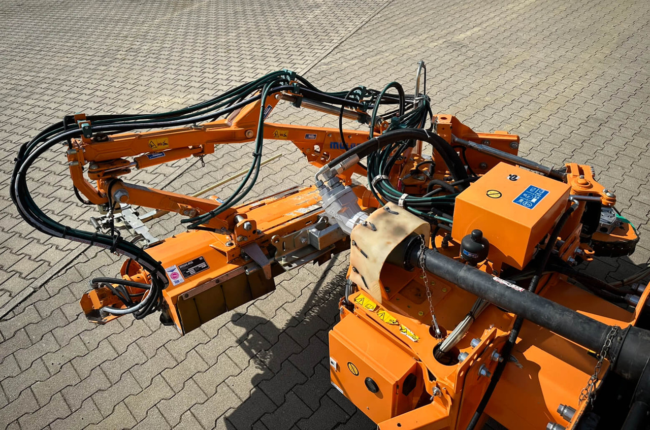 Unimog Leitpfostenausmähgerät / Randstreifenmähger - Smulkintuvas su manipuliatoriumi: foto 3 Unimog Leitpfostenausmähgerät / Randstreifenmähger - Smulkintuvas su manipuliatoriumi: foto 3