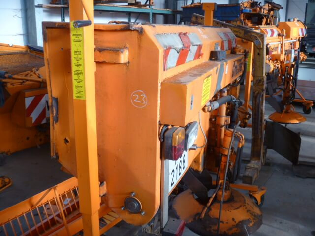 Unimog Salzstreuer Gmeiner 90WA - Smėlio/ Druskos barstytuvas: foto 2 Unimog Salzstreuer Gmeiner 90WA - Smėlio/ Druskos barstytuvas: foto 2