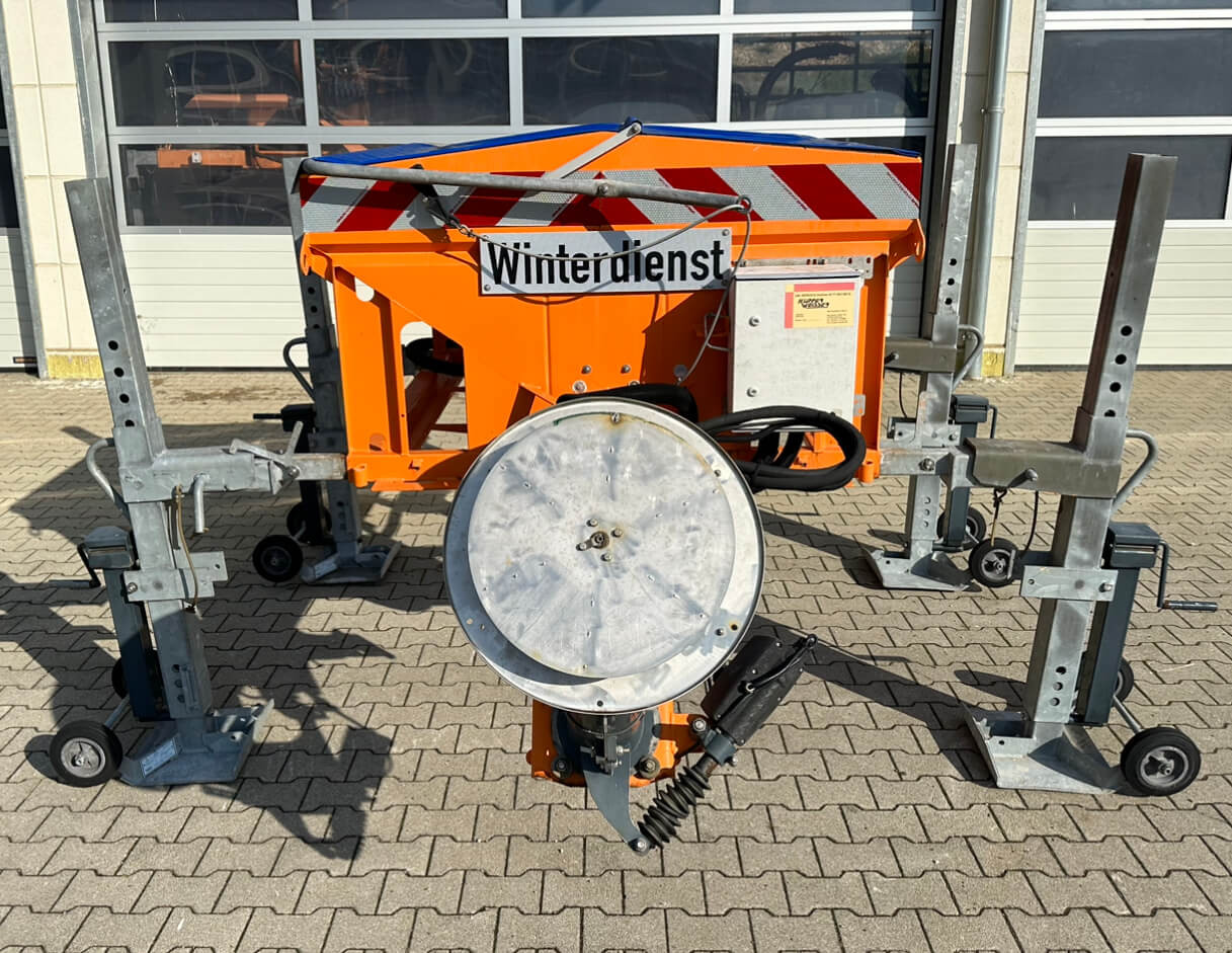 Unimog Salzstreuer KüpperWeisser IMSSN J15012 H - Smėlio/ Druskos barstytuvas: foto 2 Unimog Salzstreuer KüpperWeisser IMSSN J15012 H - Smėlio/ Druskos barstytuvas: foto 2