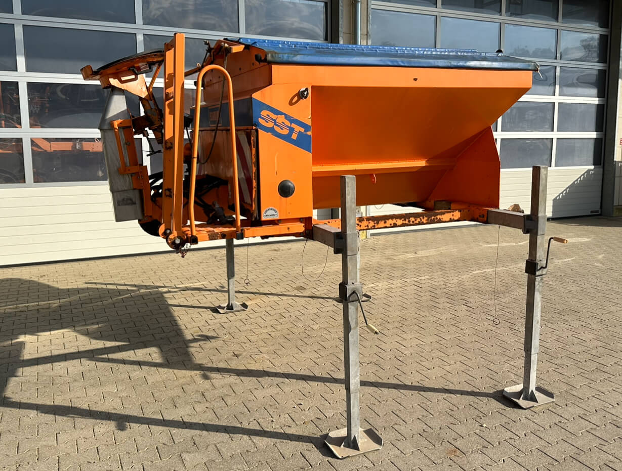 Unimog Salzstreuer Schmidt SST20-TLWH - Smėlio/ Druskos barstytuvas: foto 3 Unimog Salzstreuer Schmidt SST20-TLWH - Smėlio/ Druskos barstytuvas: foto 3