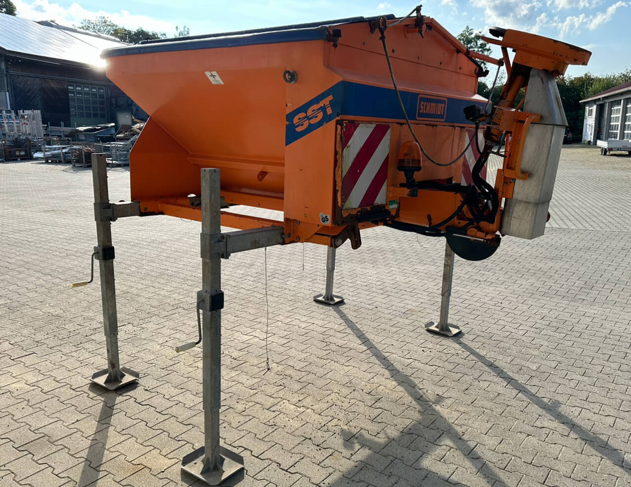 Unimog Salzstreuer Schmidt SST20-TLWH - Smėlio/ Druskos barstytuvas: foto 1 Unimog Salzstreuer Schmidt SST20-TLWH - Smėlio/ Druskos barstytuvas: foto 1