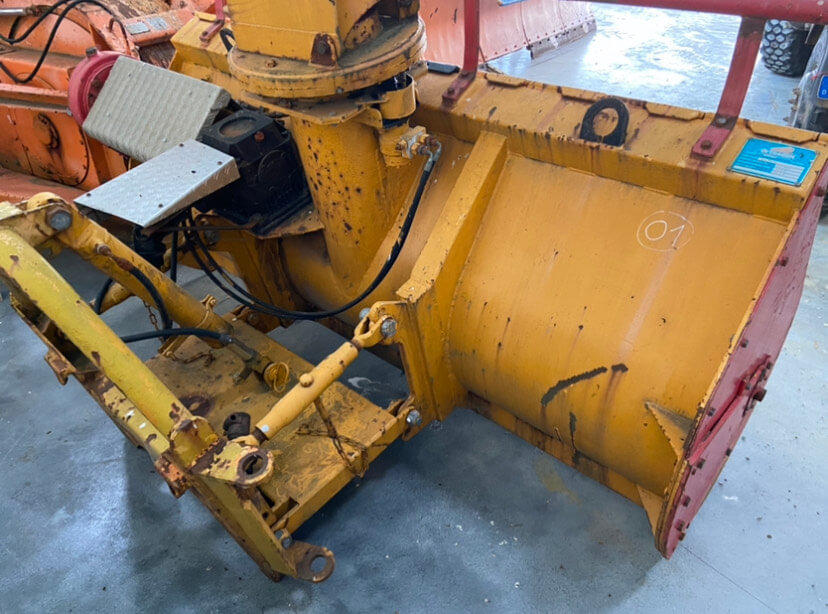 Sniego peilis Unimog Schneefräse Overaasen T-70B: foto 6